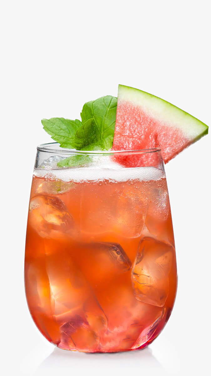 Watermleon Rosé with EFFEN Rosé Vodka, fresh watermelon juice and ice. Sweet & aromatic!